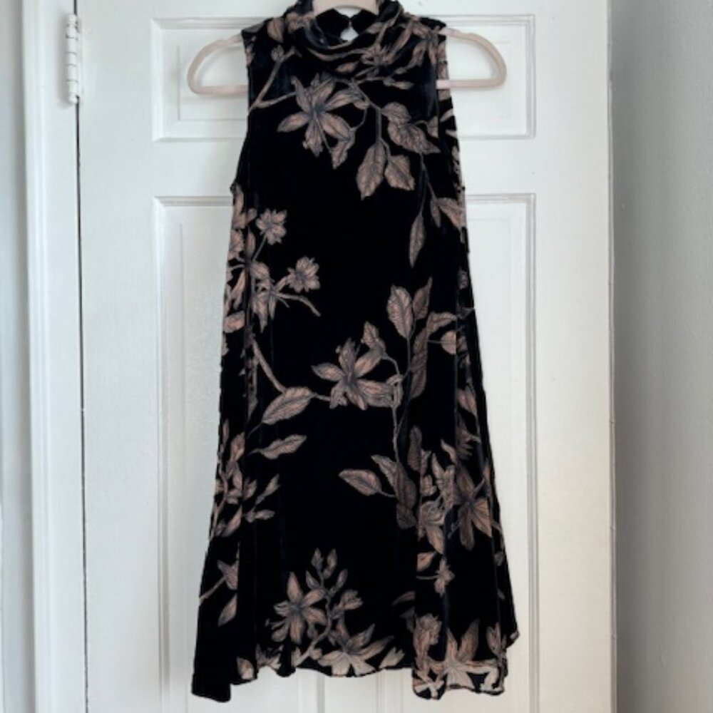 Ivanka Trump Velvet Black Sleeveless Dress